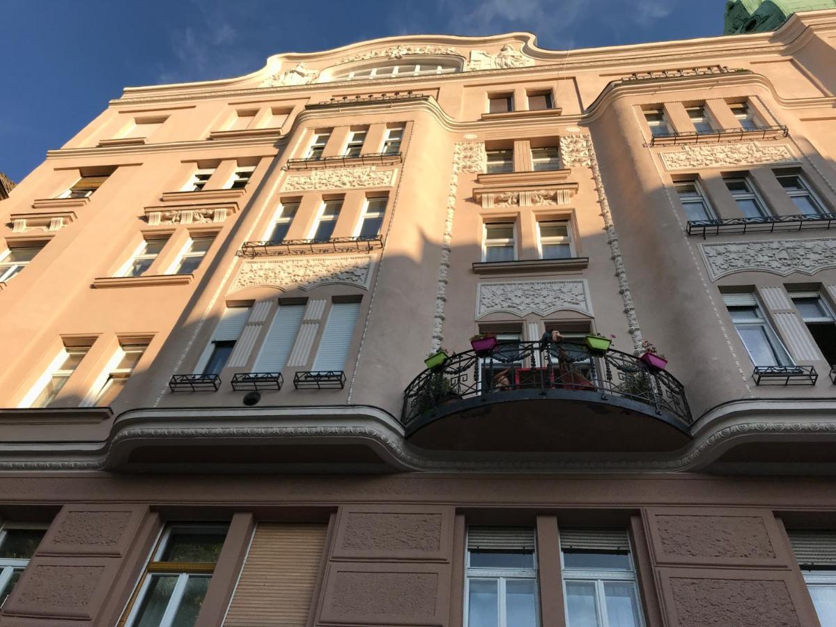 Bakats Square Premium Apartment With Ac Budapeşte Dış mekan fotoğraf